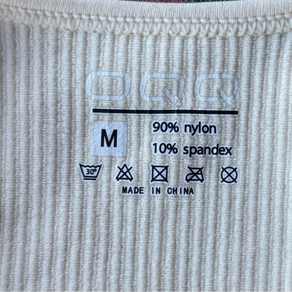 Chic Cream Ribbed Bodysuit - Picture 2 of 3